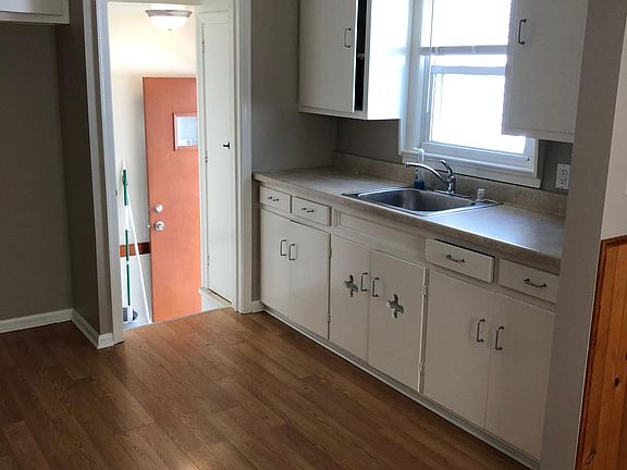 3rd image of 5023 E 113th St