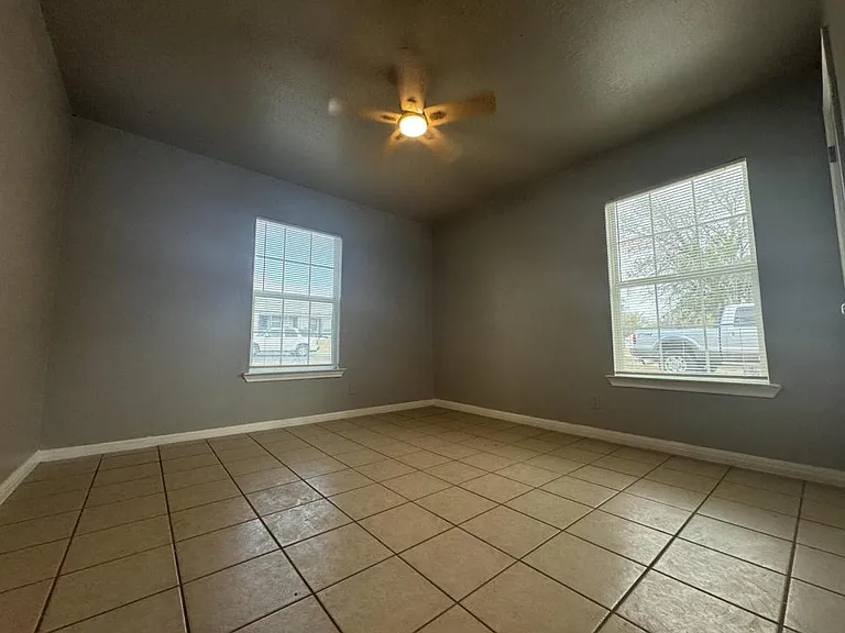 724 Carrie Ave — Photo 8
