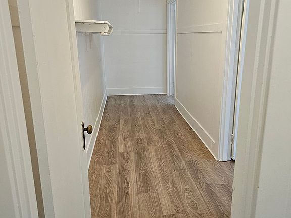 4th image of 267 SE Washington Ave #201