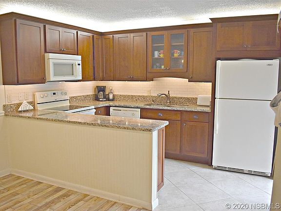 3rd image of 155 Cedar Dunes Dr