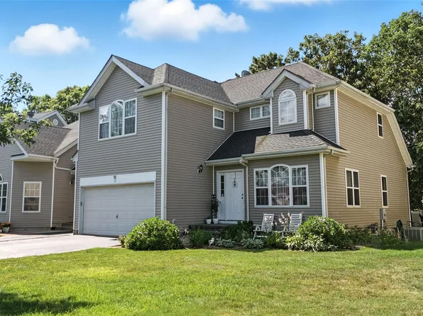 33 Sunflower Ridge Road, South Setauket, NY 11720