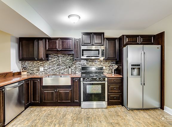 4th image of 2314 W Farwell Ave