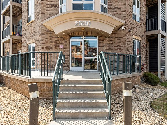 2nd image of 2600 University Ave SE APT 401