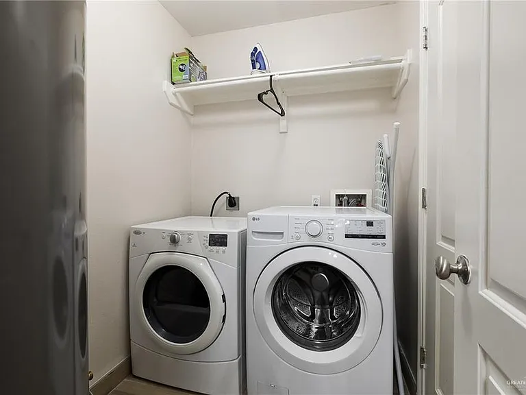 213 S 49th St #4 — Photo 11