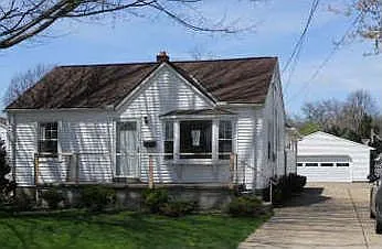 213 Schiller Ave photo 1