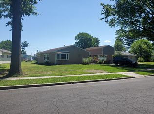 46 Tapered Oak Ln, Levittown, PA