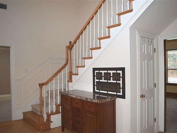 2nd image of 1601 Shady Oaks Pl
