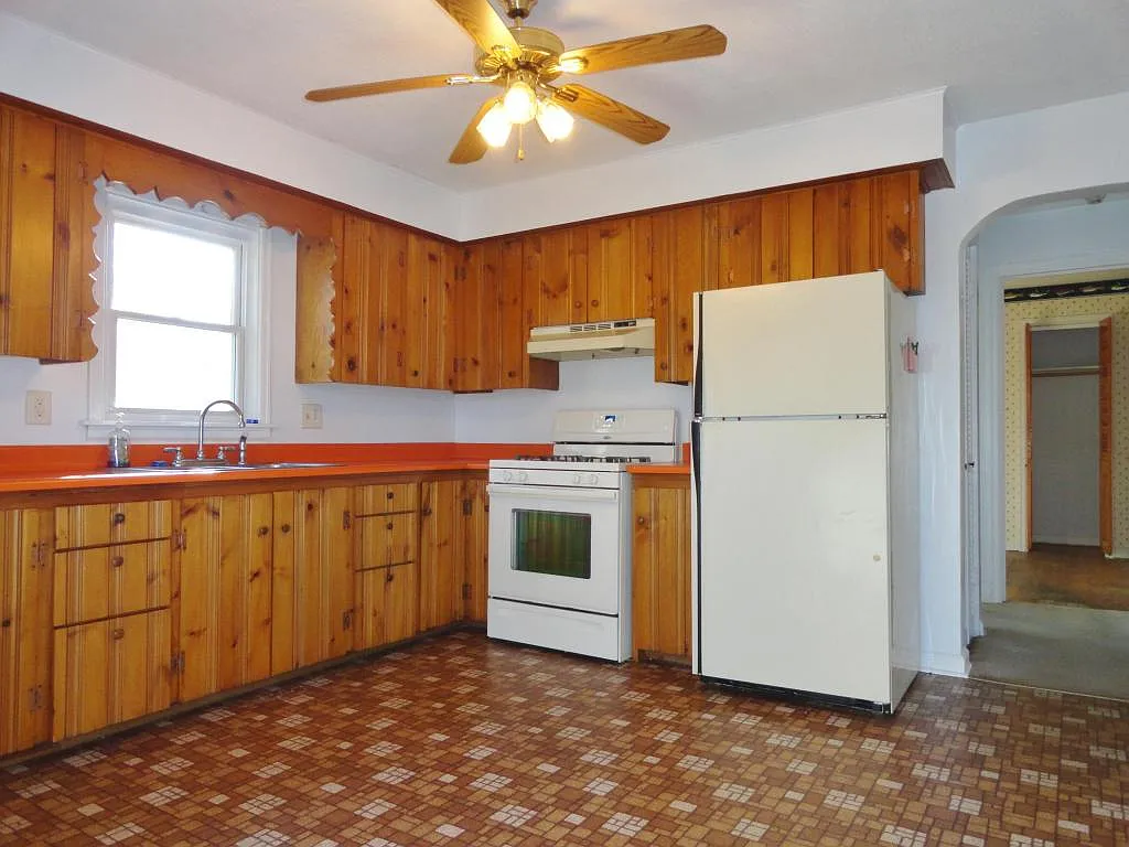 180 Rush St photo 1