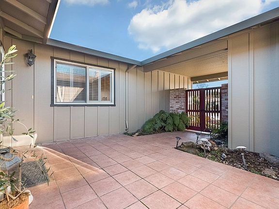 4th image of 304 Mountain Vista Court
