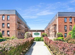 21529 48th Ave #B1, Oakland Gardens, NY 11364