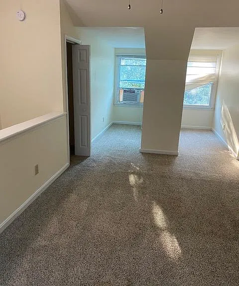 1174 N Vermont St — Photo 30