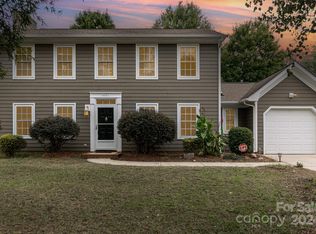 6827 Oldecastle Ct, Charlotte, NC 28277