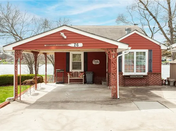 26 Emerald Shore Dr, Lake Tapawingo, MO 64015