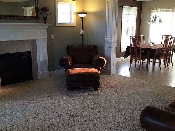 Family room/eating area