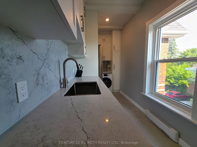 82 Albert St N #1 — Photo 7
