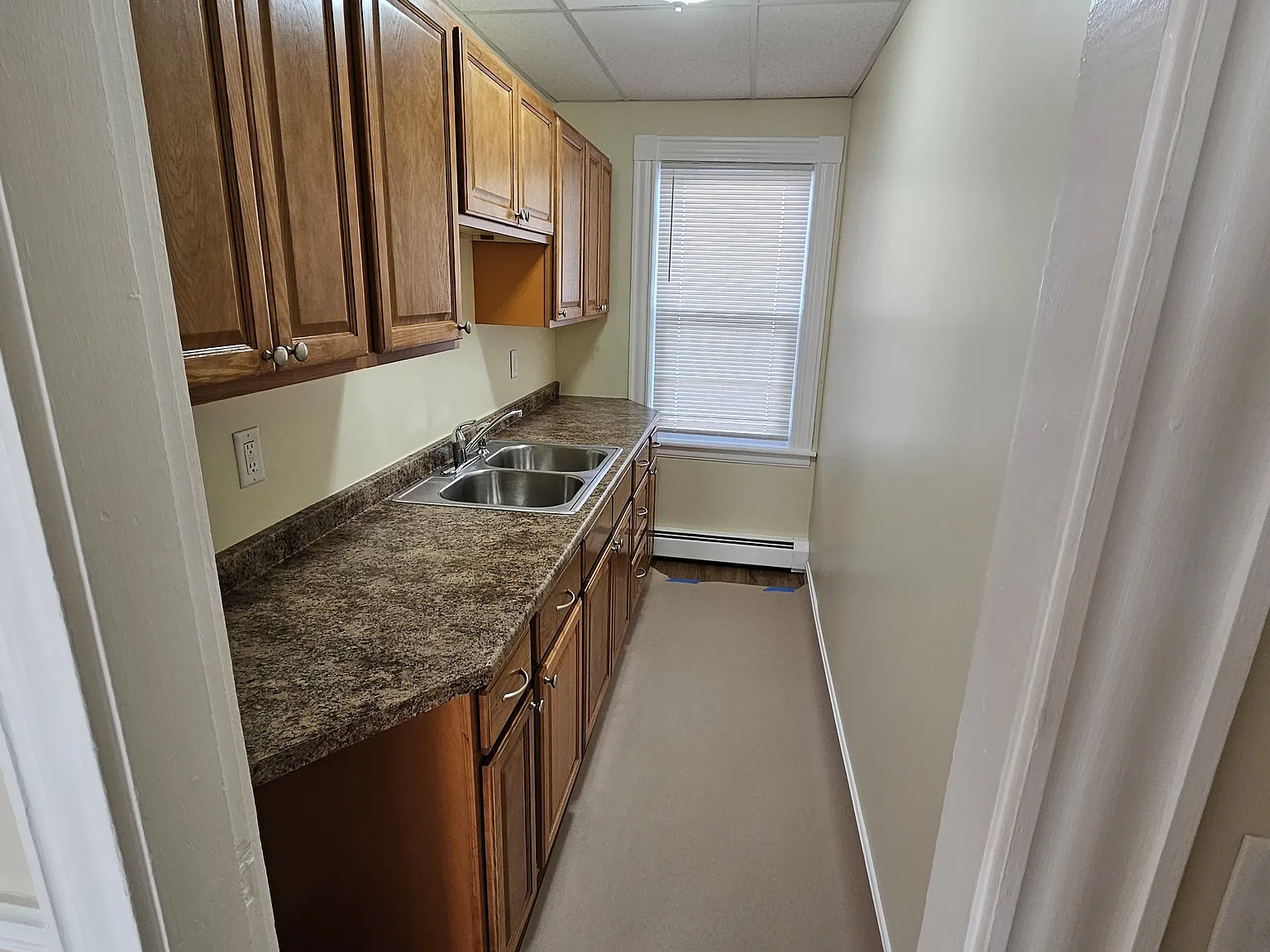 2 bed, 770 sqft, $1,800 — Photo 3