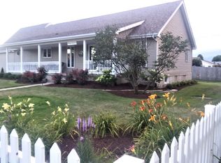 1212 Lakeland Dr, Rochelle, IL 61068