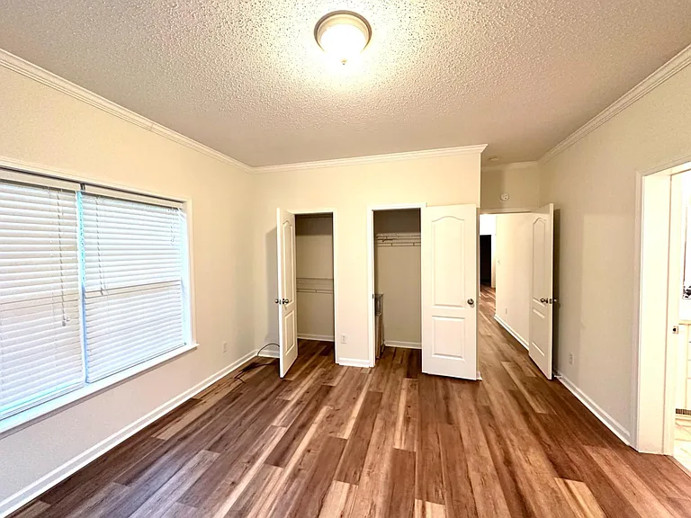 205 Shelton St — Photo 7