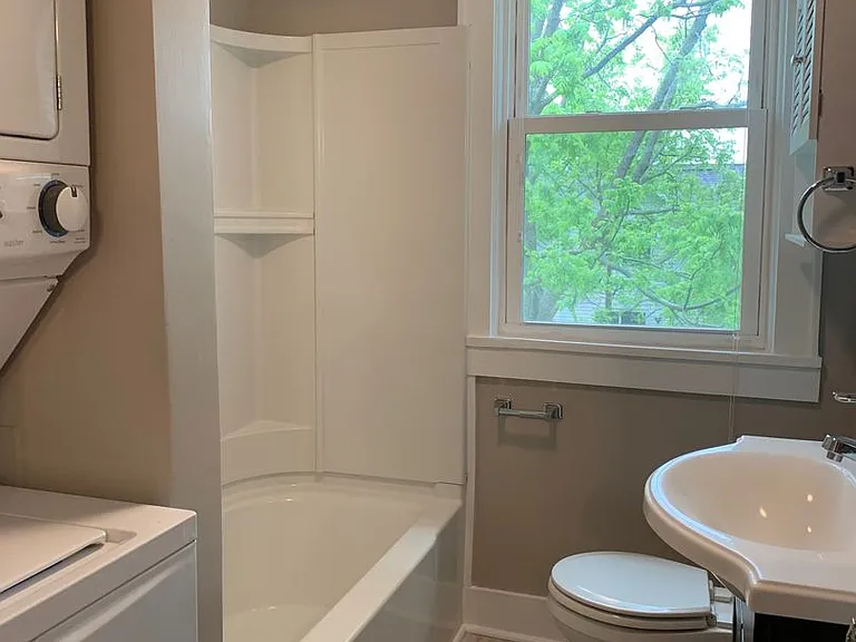 1410 Calvin Avenue — Photo 9