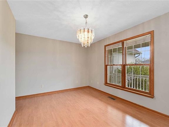 4th image of 491 Roland Hills Dr