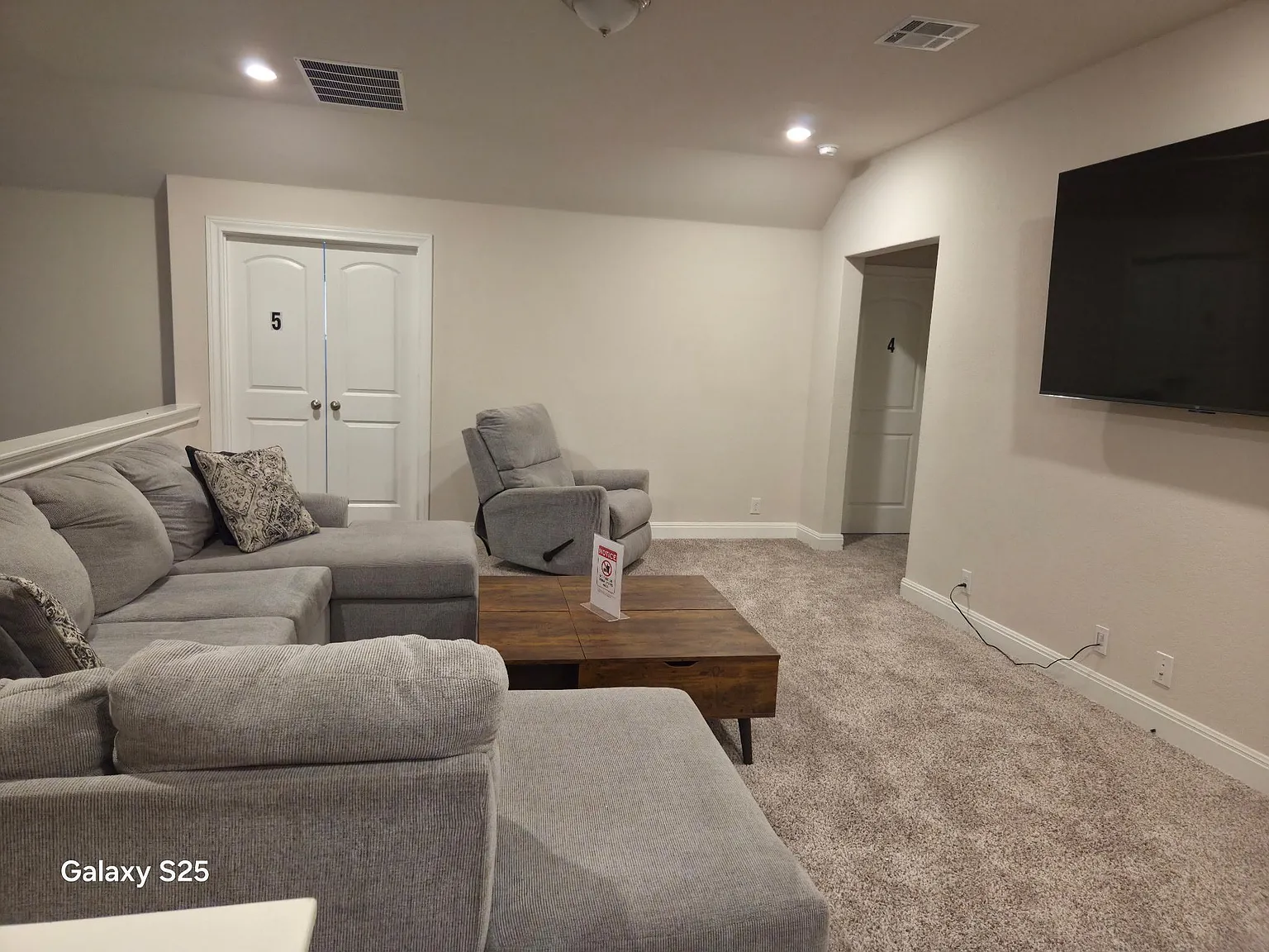 4 bed, 3.5 bath, 3200 sqft, $1,364 — Photo 4