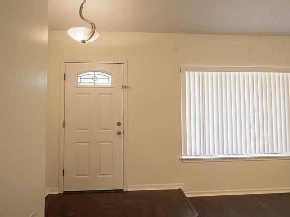 2nd image of 1321 Myrtle Dr