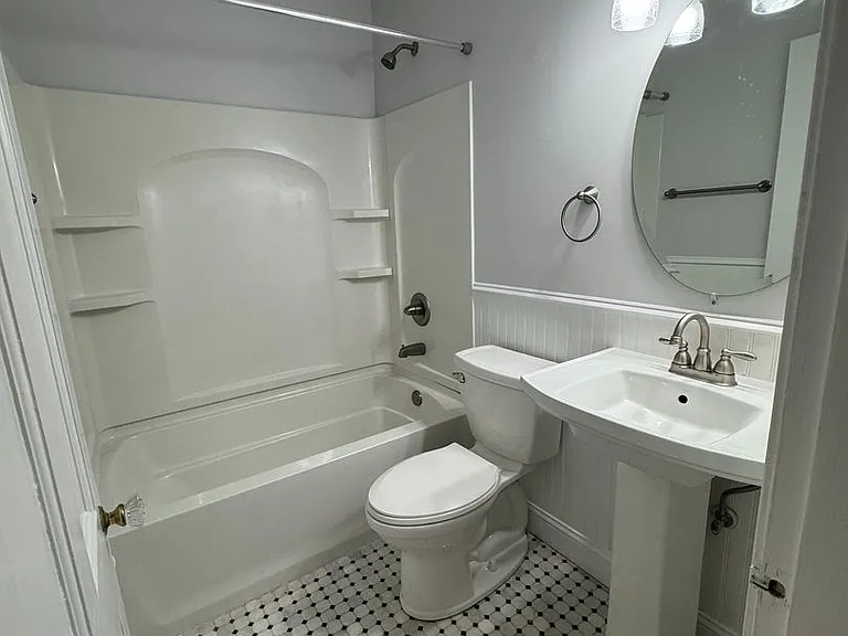 2079 Douglass Blvd — Photo 10