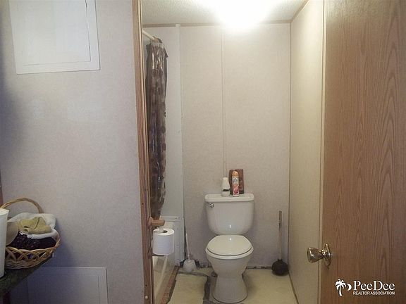 5th image of 215 Rolling Creek Dr
