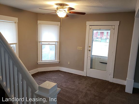 3rd image of 202 W 27th St