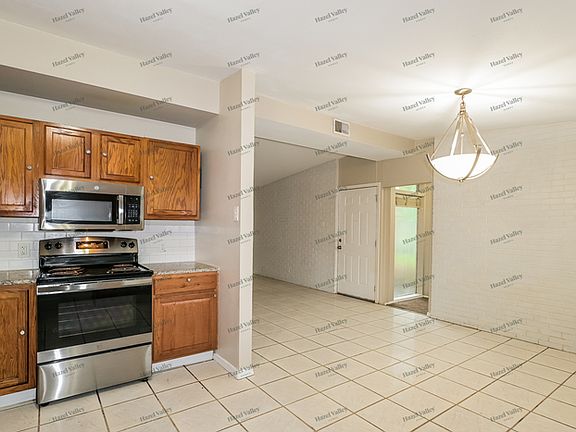 5th image of 8318 Sagewood Ln