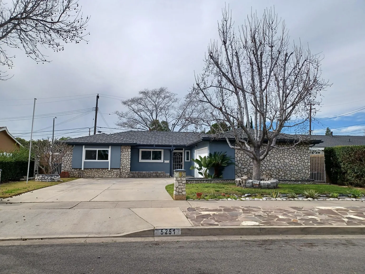 4 bed, 1948 sqft, $4,495 — Photo 2
