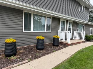 2106 Elmview Dr, Green Bay, WI 54304