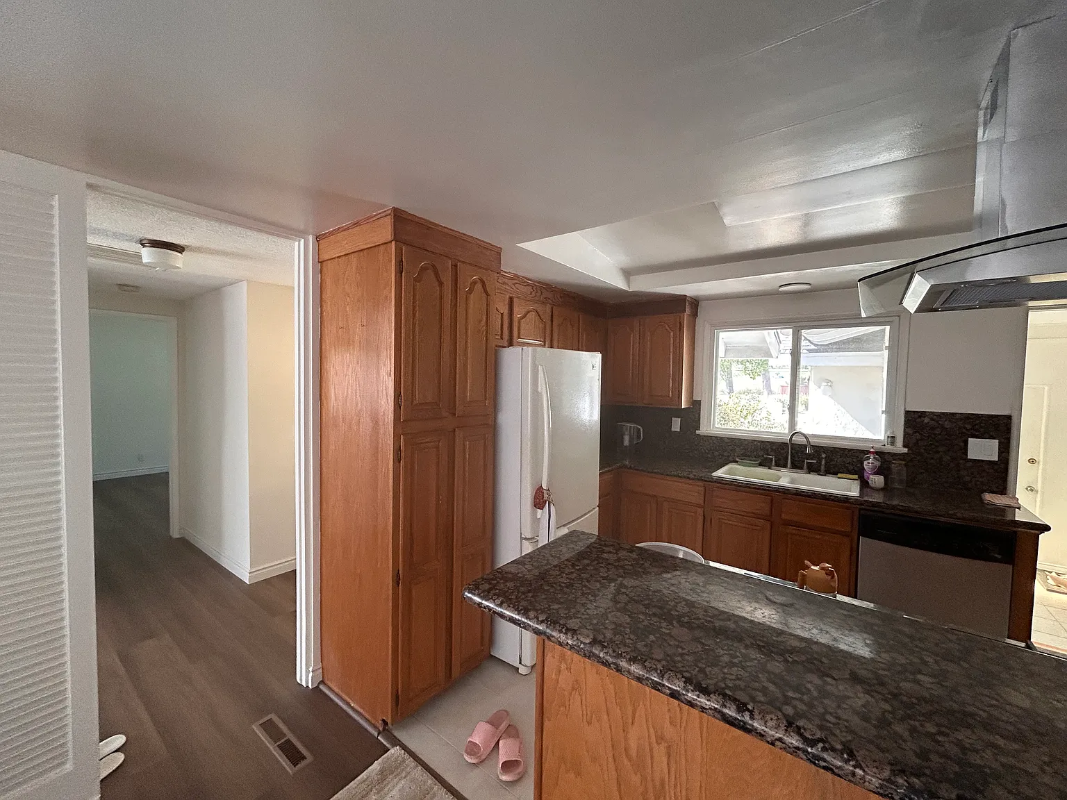 4 bed, 1977 sqft, $1,400 — Photo 3