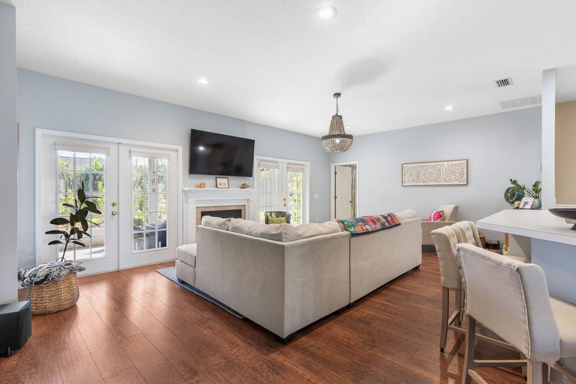 next background image