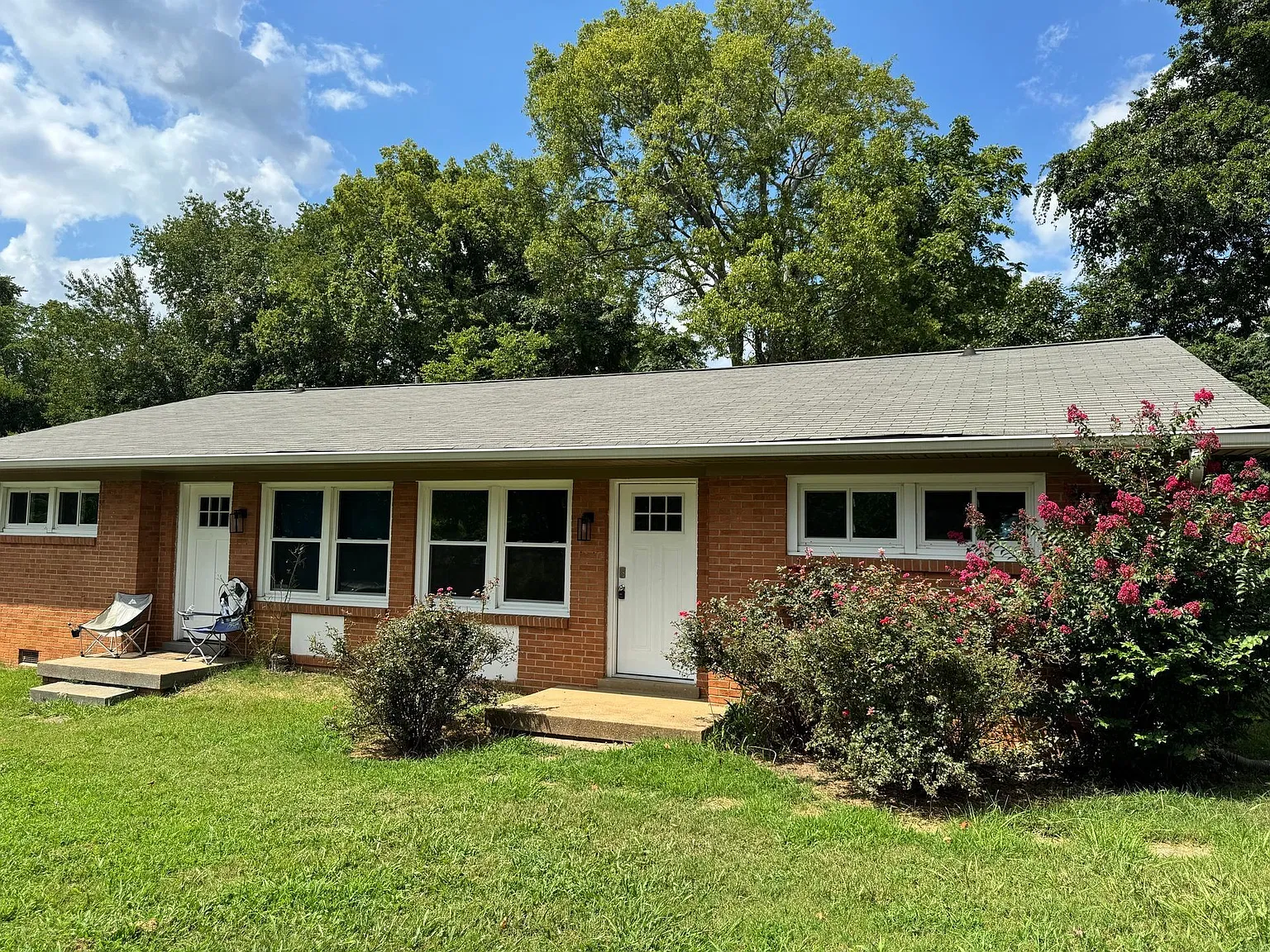 2 bed, 1.0 bath, 850 sqft, $825 — Photo 1