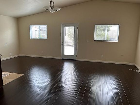 4th image of 10916-18 New Salem Ct