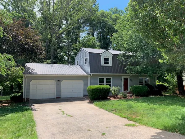 307 Maplewood Dr, Morganton, NC 28655