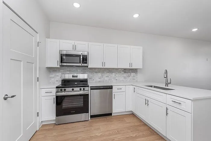 2529 Guilford Ave #A — Photo 10