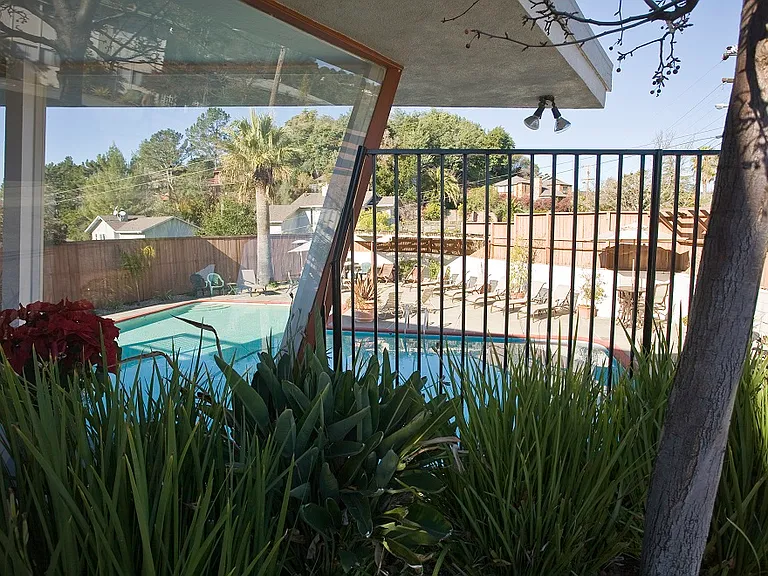 Bayo Vista Apartments — Photo 3