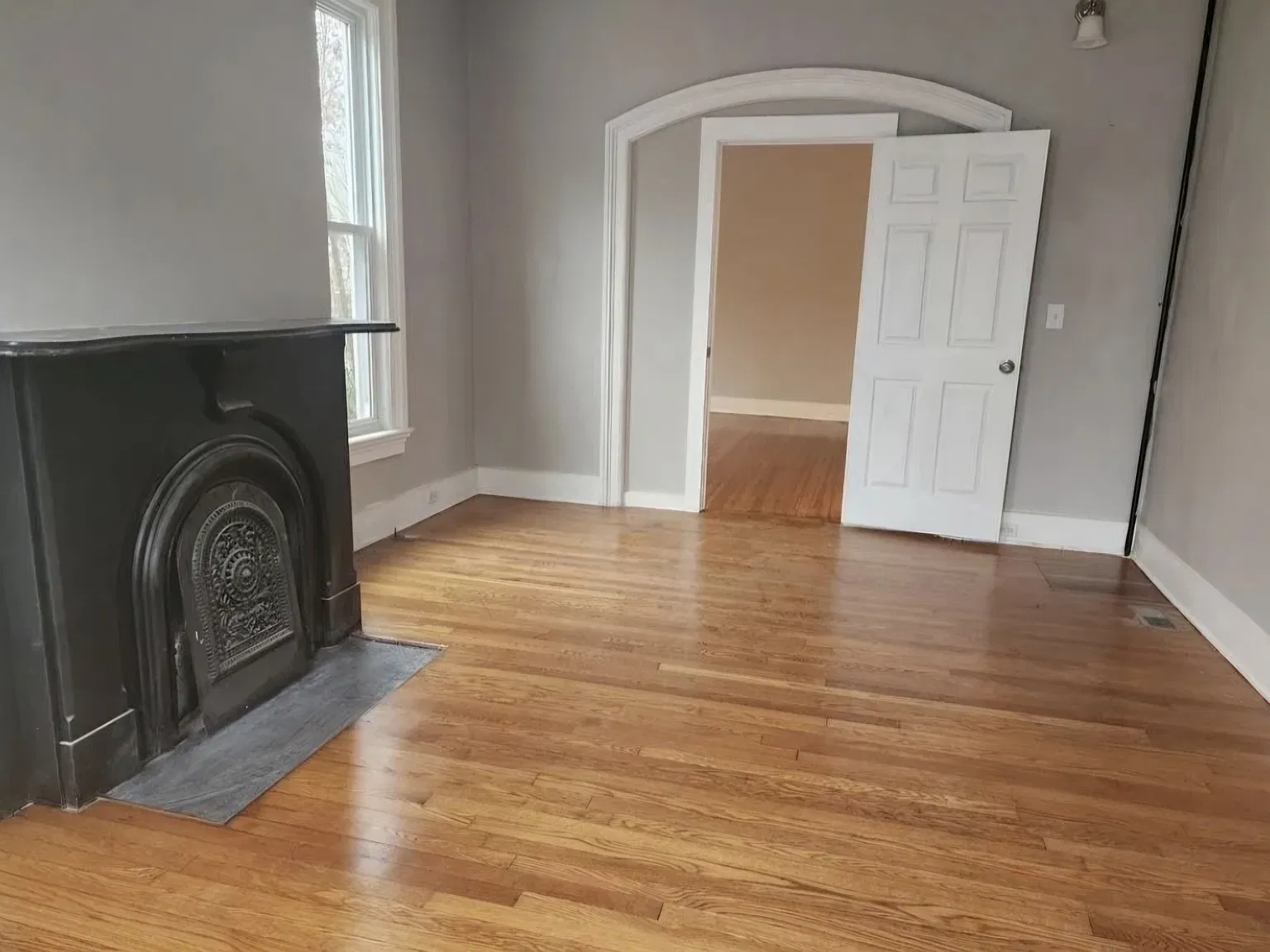 3 bed, 1000 sqft, $1,600 — Photo 2