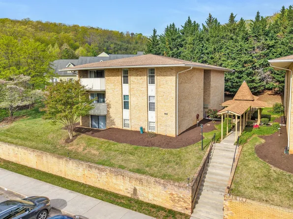 5260 Crossbow Cir Unit 1E, Roanoke, VA 24018
