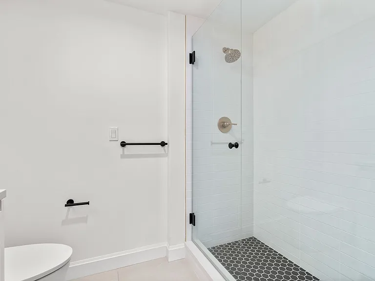 1618 Beacon St #3 — Photo 13
