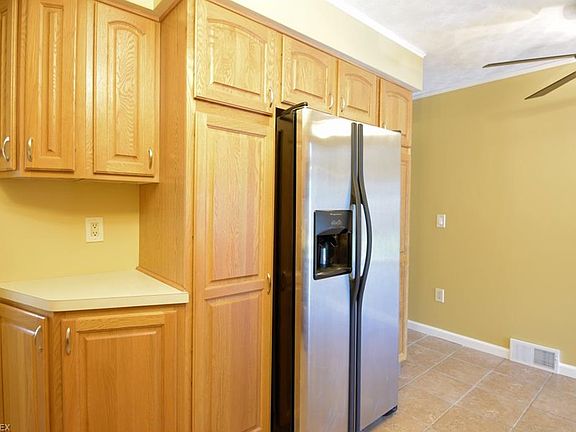 5th image of 6758 Beresford Ave