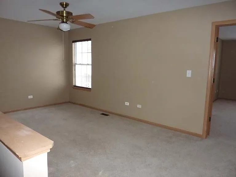 563 Littleton Trl — Photo 10