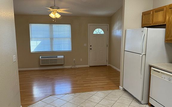 4th image of 1723 Brooklyn Dr #B