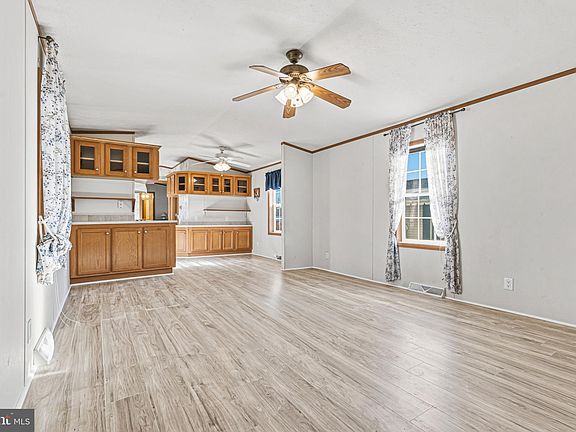 5th image of 94 Ginwood Ln