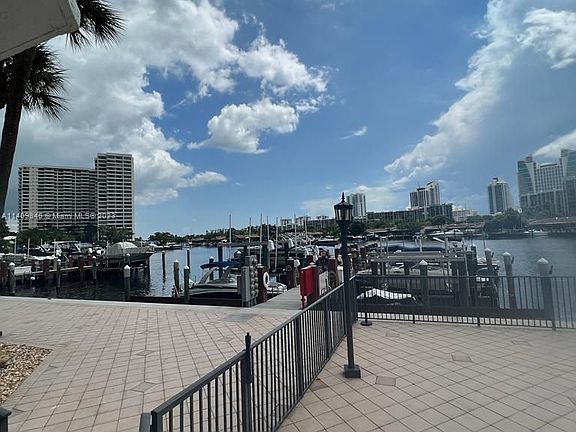 4th image of 300 Three Islands Blvd APT 516