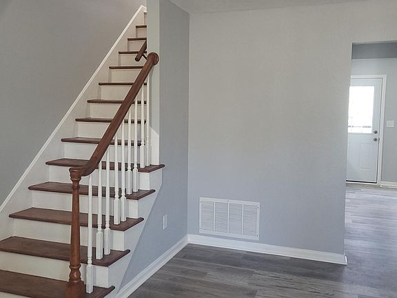 3rd image of 5033 Wabash Pl