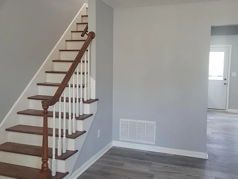 5033 Wabash Pl — Photo 3