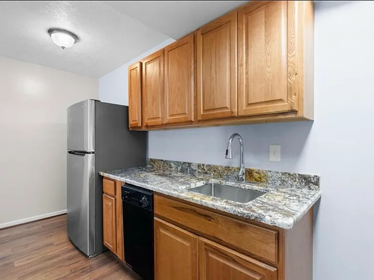 30 Pacific Dr #1 — Photo 11